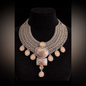 Chico’s Statement Bib Necklace Iridescent Pendant Silver Tone Chain Peach Drops